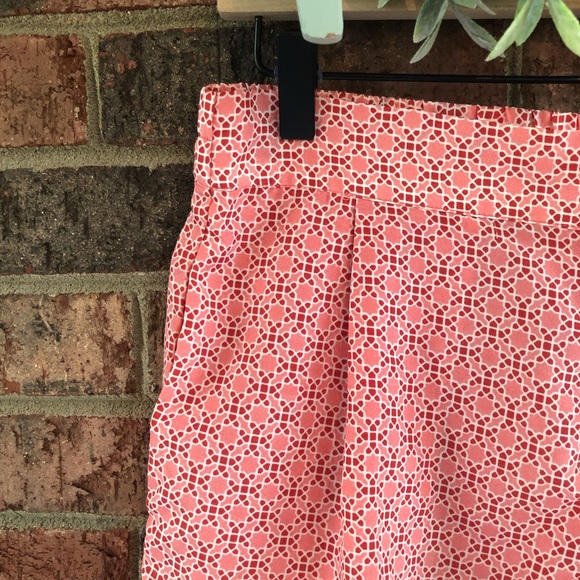 ✨5/$15 { JOE FRESH } Pink & Red Patterned Shorts - Picture 2 of 7